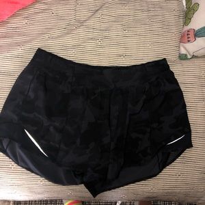 Lululemon Camo hotty hots